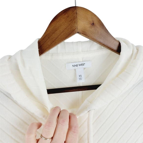Nine West white/cream colored sweater size XS - Picture 7 of 8